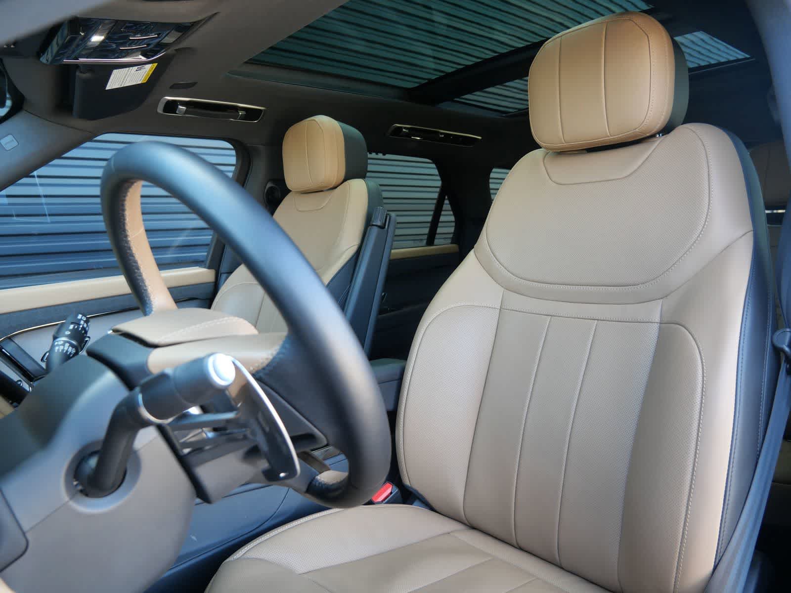 Thumbnail: 2025 Land Rover Range Rover Sport - 5