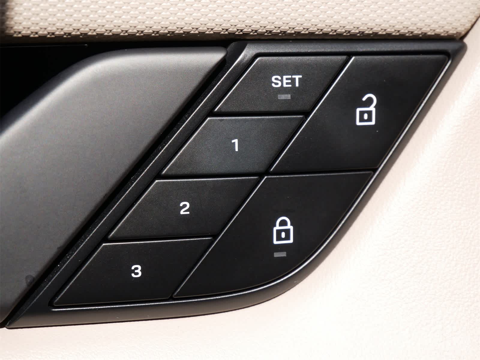 Thumbnail: 2023 Porsche Taycan - 10