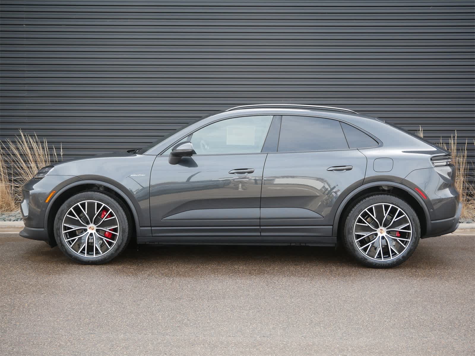 Thumbnail: 2025 Porsche Macan - 2