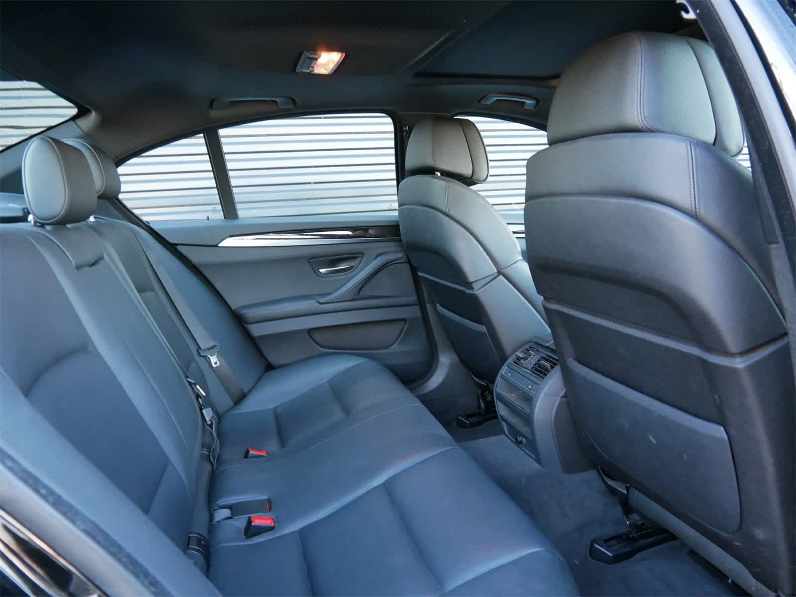 Thumbnail: 2012 BMW 5 Series - 27