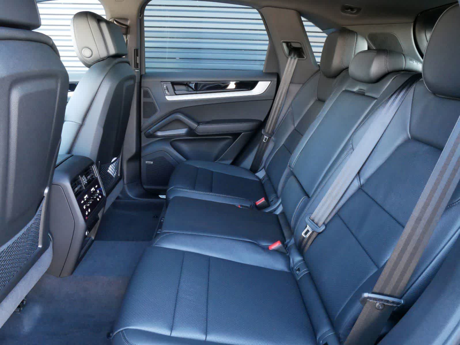 Thumbnail: 2025 Porsche Cayenne - 5