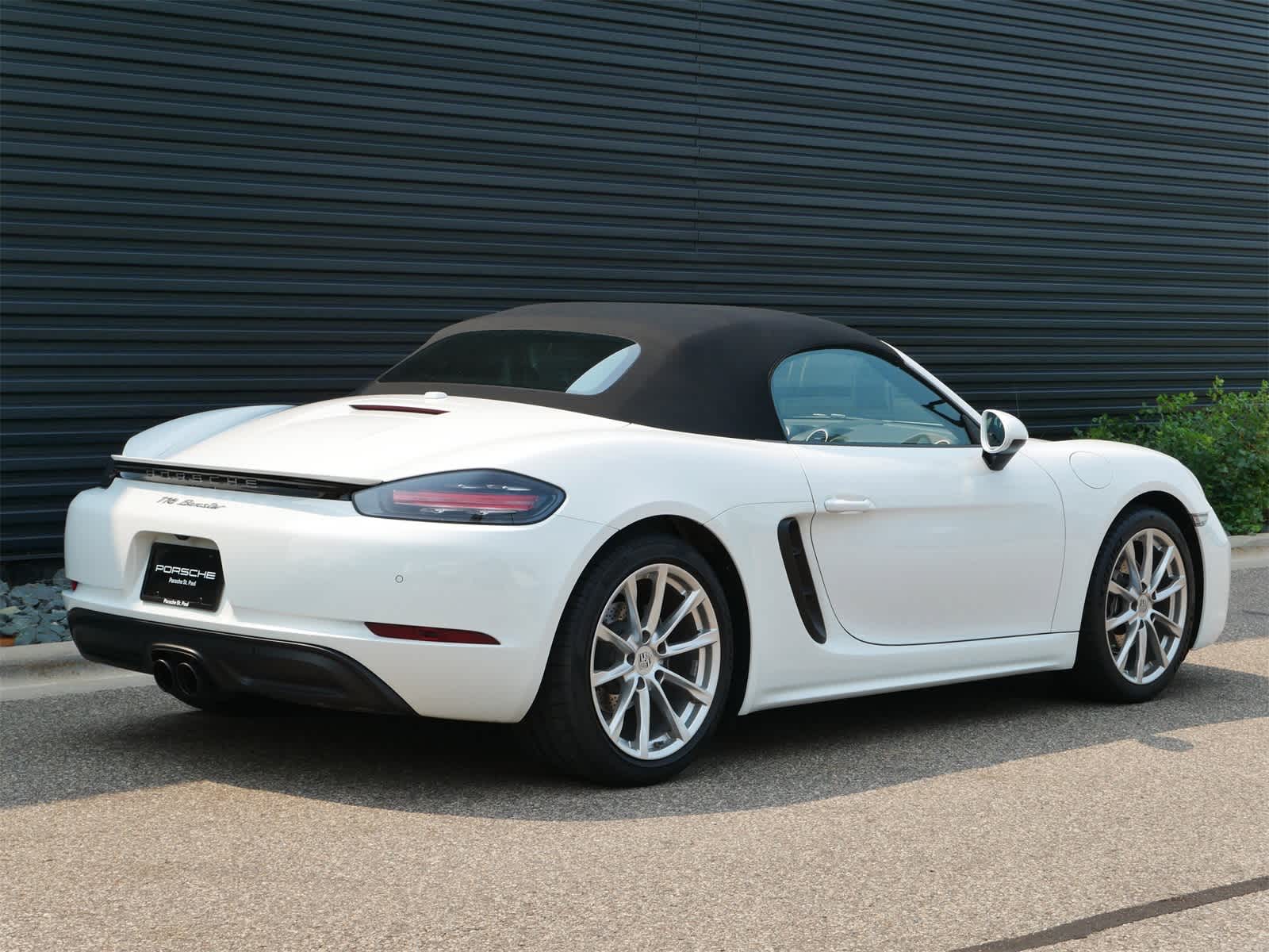 Thumbnail: 2018 Porsche 718 Boxster - 16