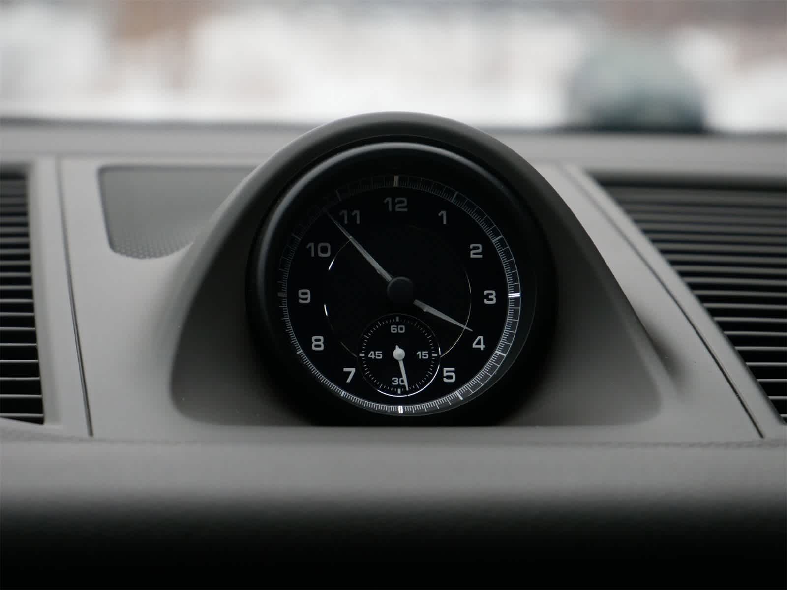 Thumbnail: 2025 Porsche Macan - 23