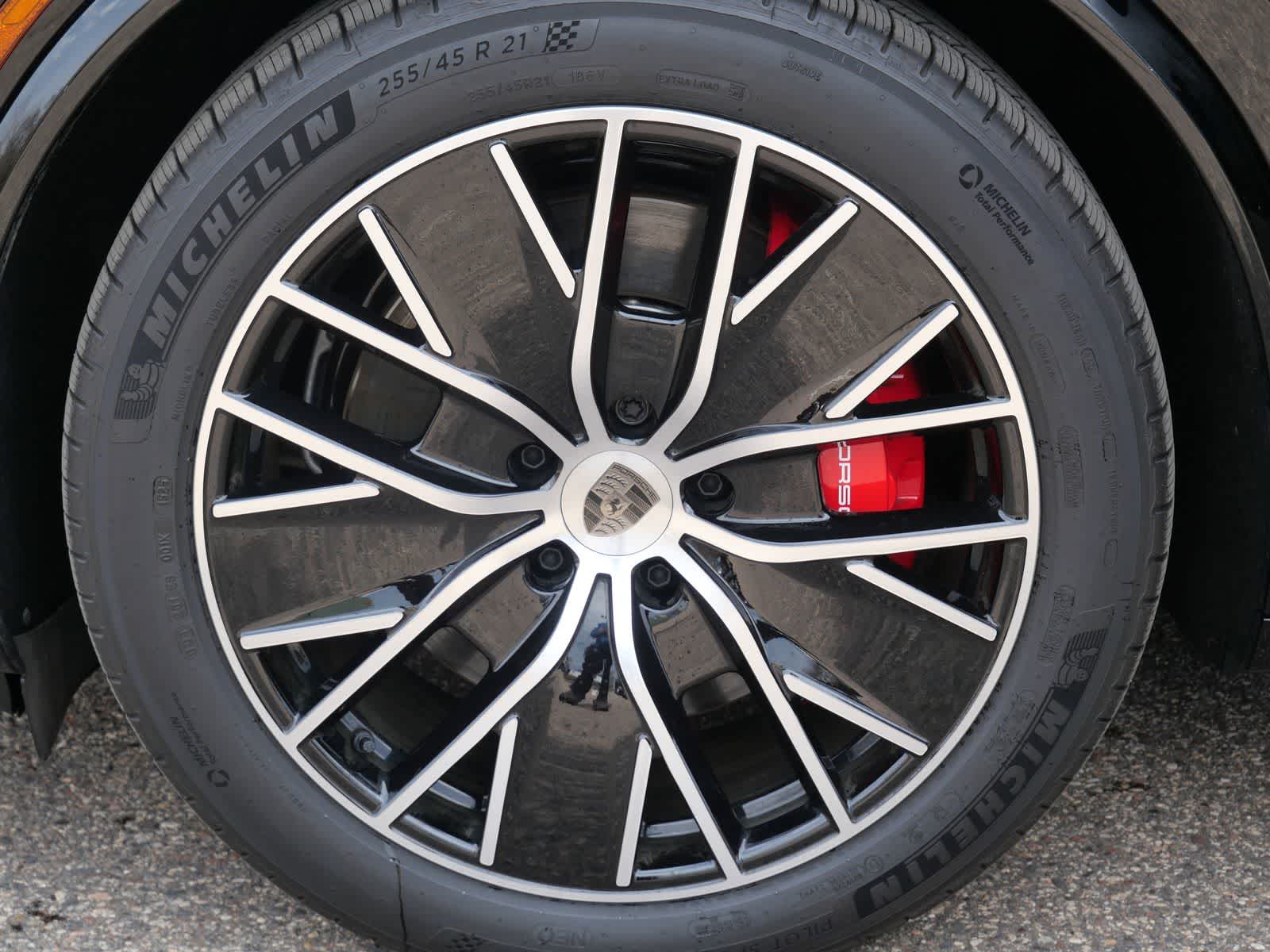 Thumbnail: 2025 Porsche Macan - 7