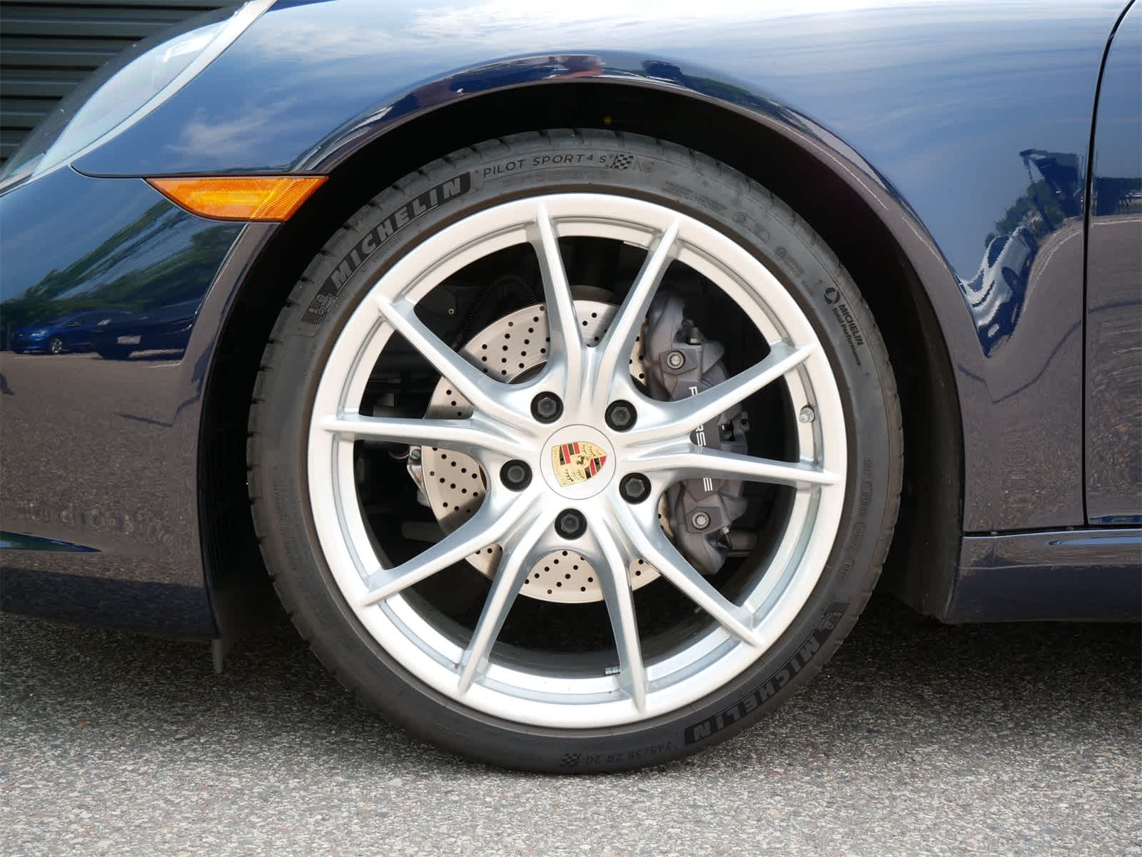 2018 Porsche 911 Carrera 21
