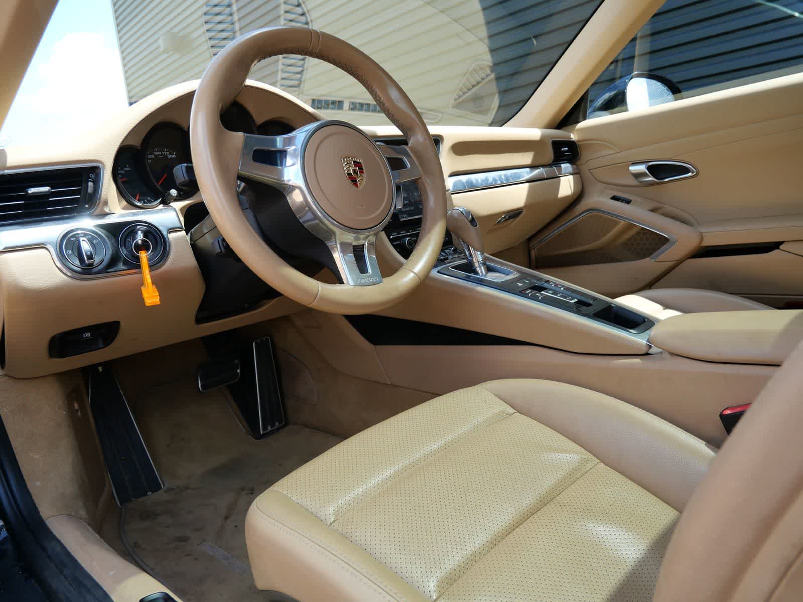 Thumbnail: 2014 Porsche 911 - 4
