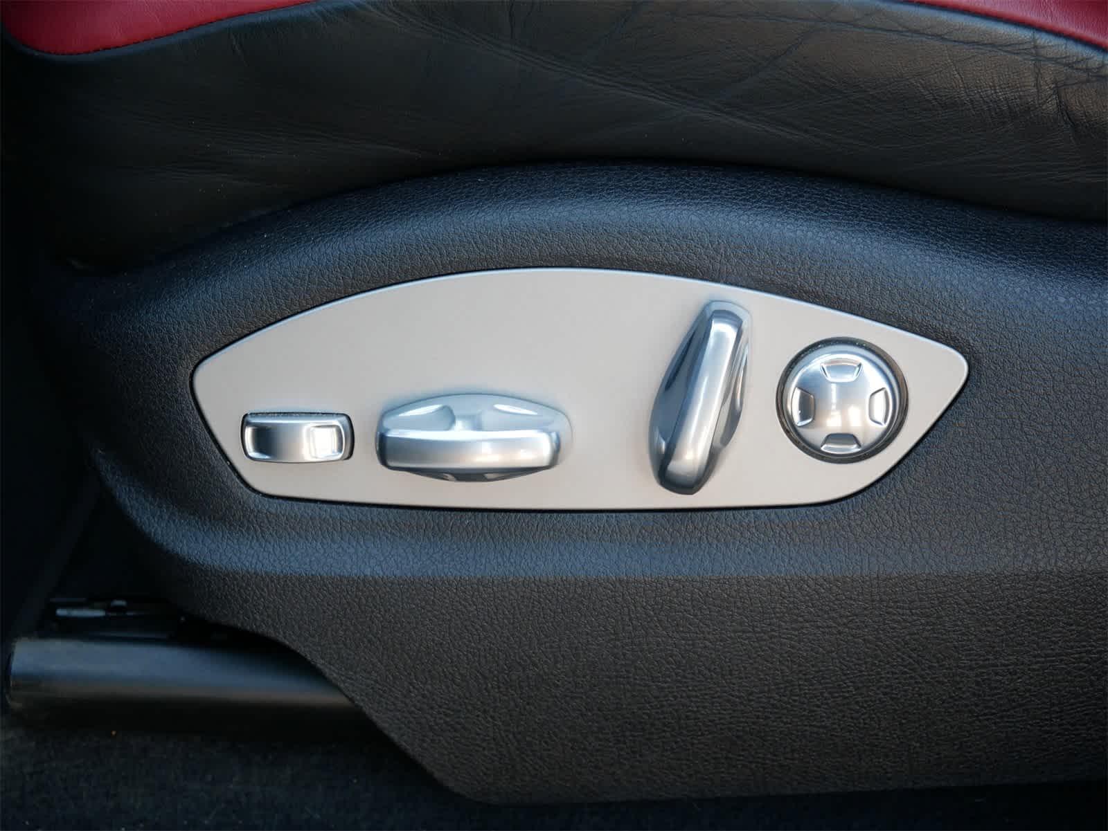 Thumbnail: 2021 Porsche Macan - 13