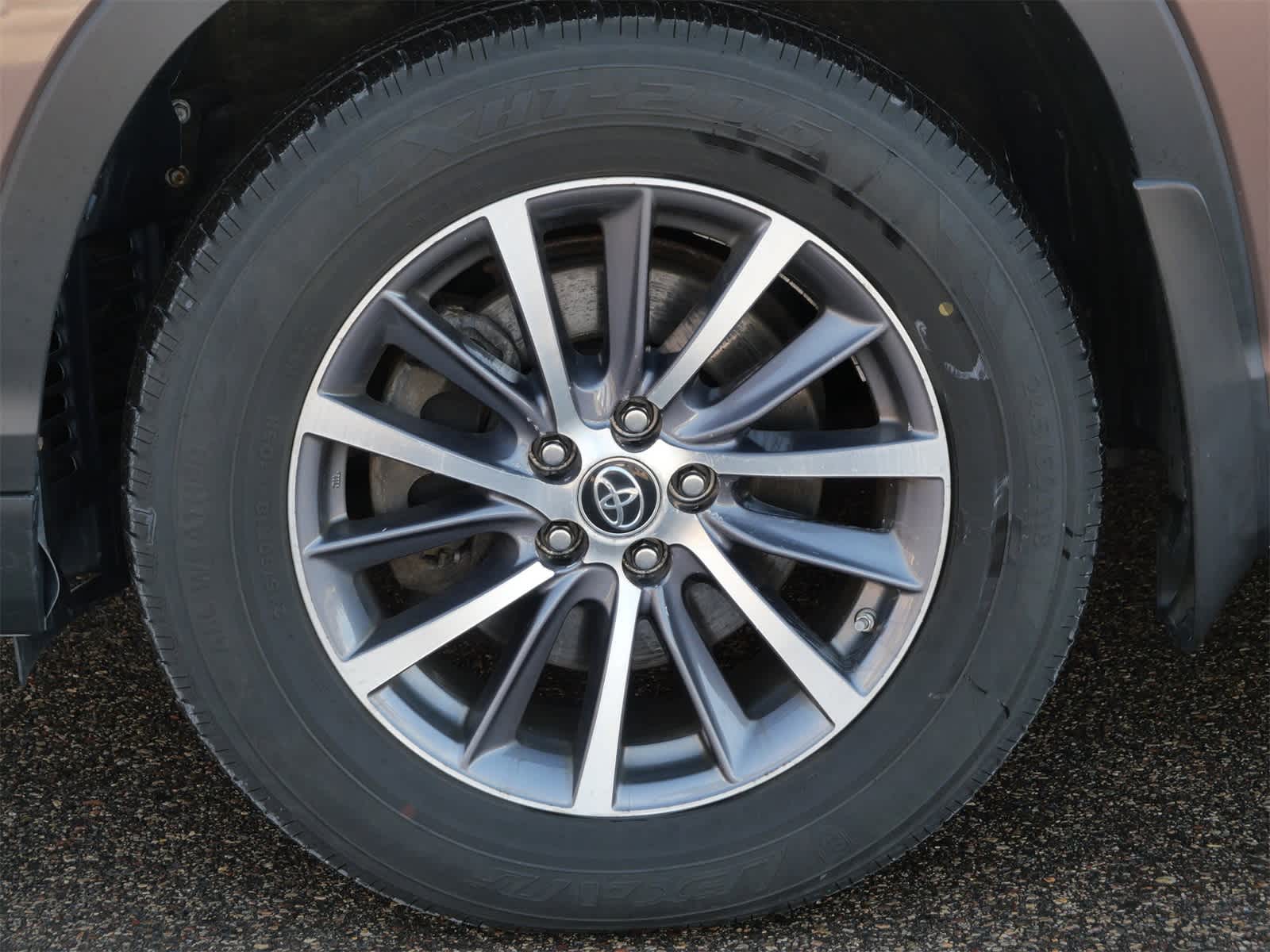 Thumbnail: 2017 Toyota Highlander - 7