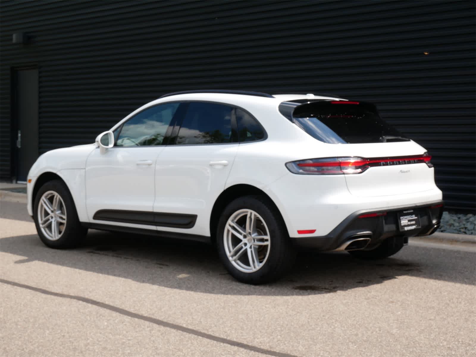 Thumbnail: 2024 Porsche Macan - 3
