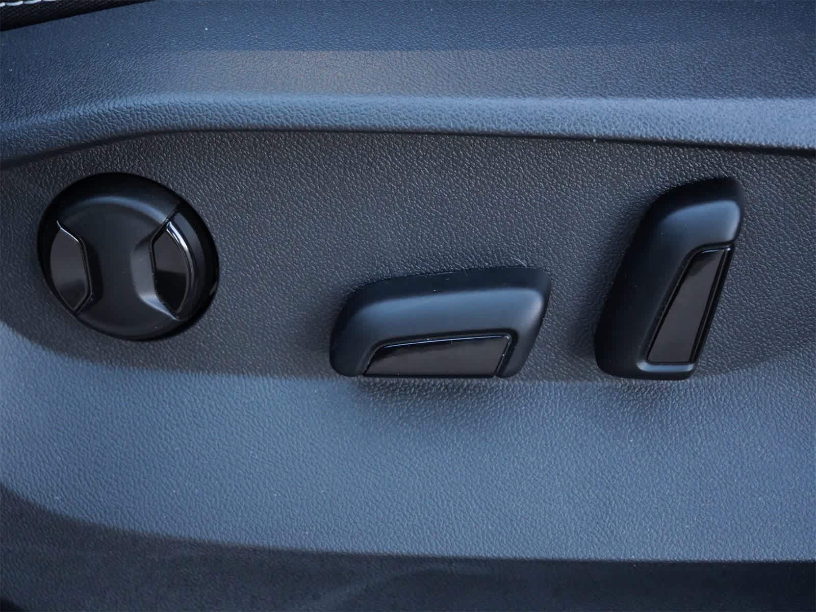 Thumbnail: 2023 Volkswagen Taos - 12