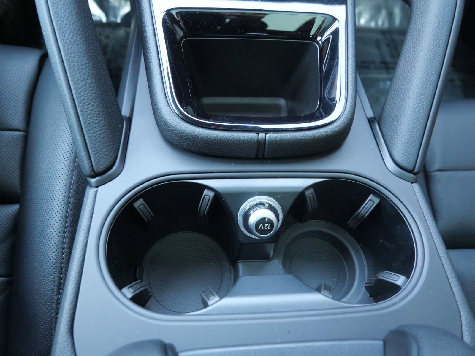 Thumbnail: 2026 Porsche Cayenne - 16