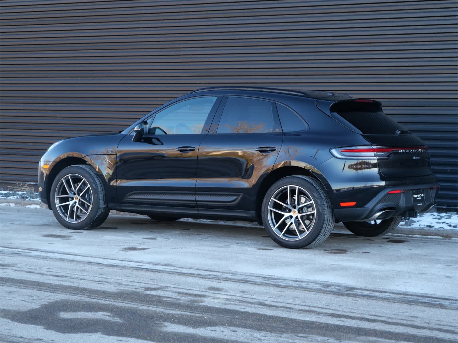 Thumbnail: 2025 Porsche Macan - 3