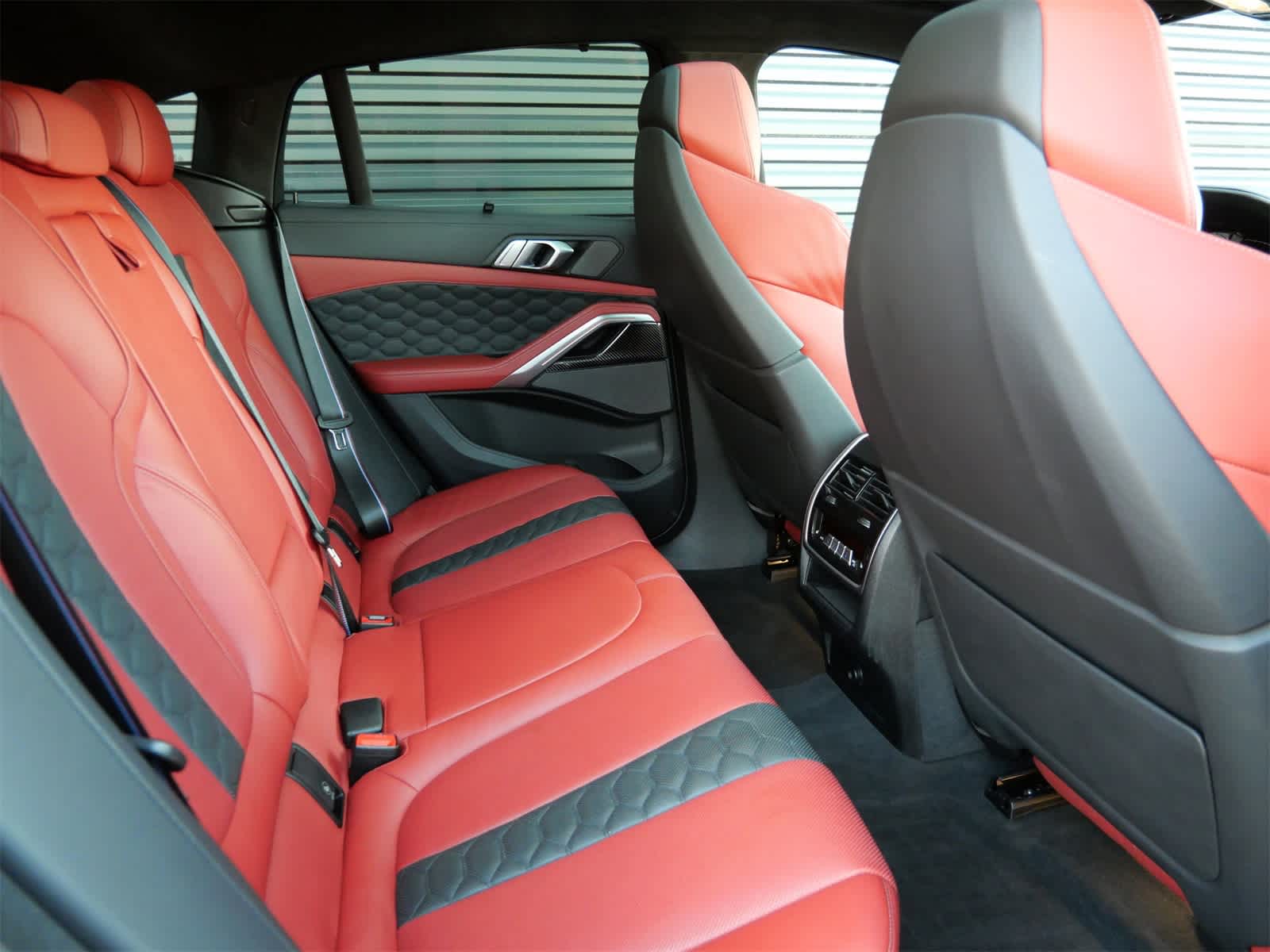 Thumbnail: 2022 BMW X6 - 28