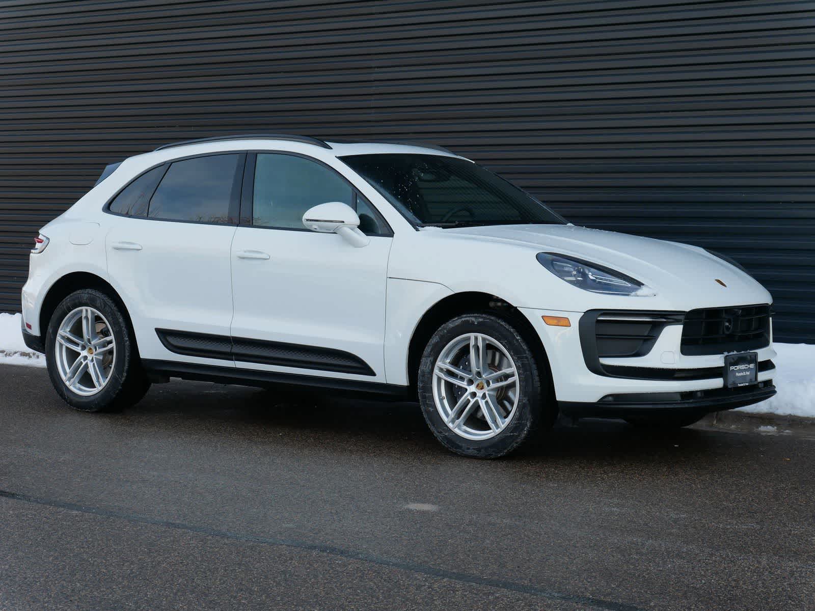 Thumbnail: 2025 Porsche Macan - 25