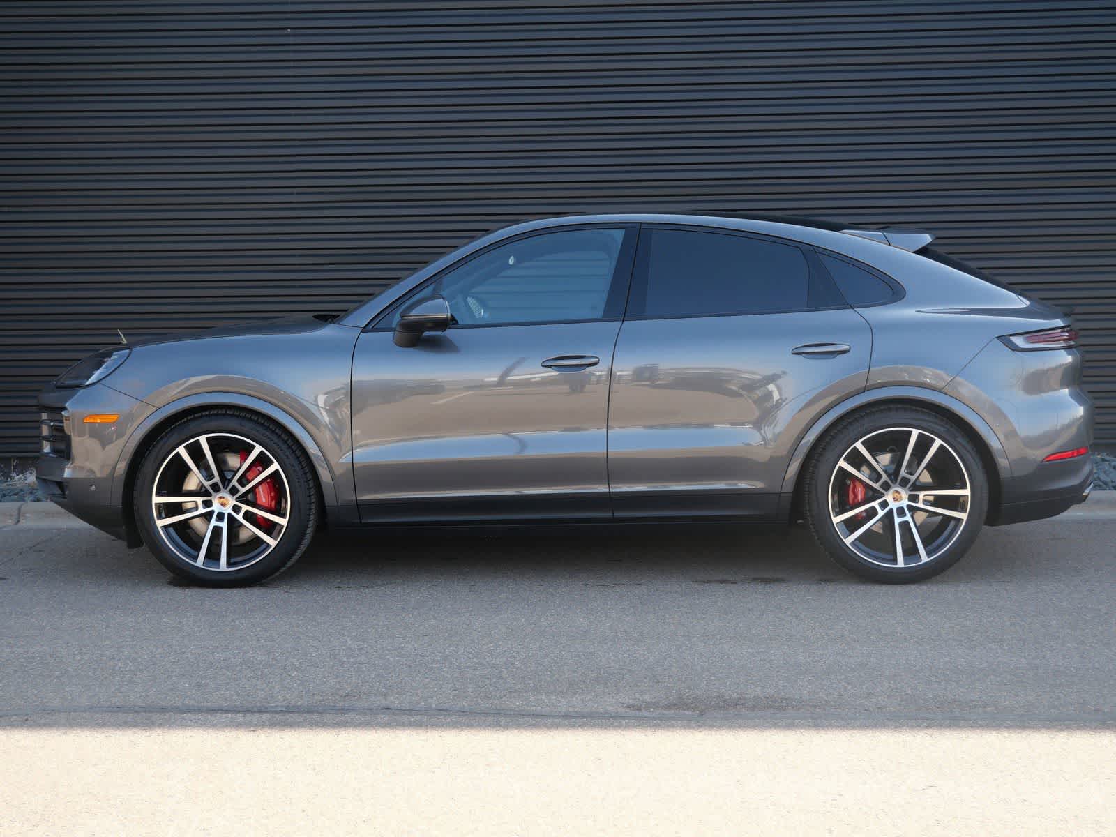 Thumbnail: 2026 Porsche Cayenne - 2