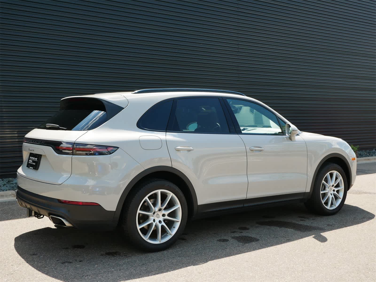 2022 Porsche Cayenne Base 23
