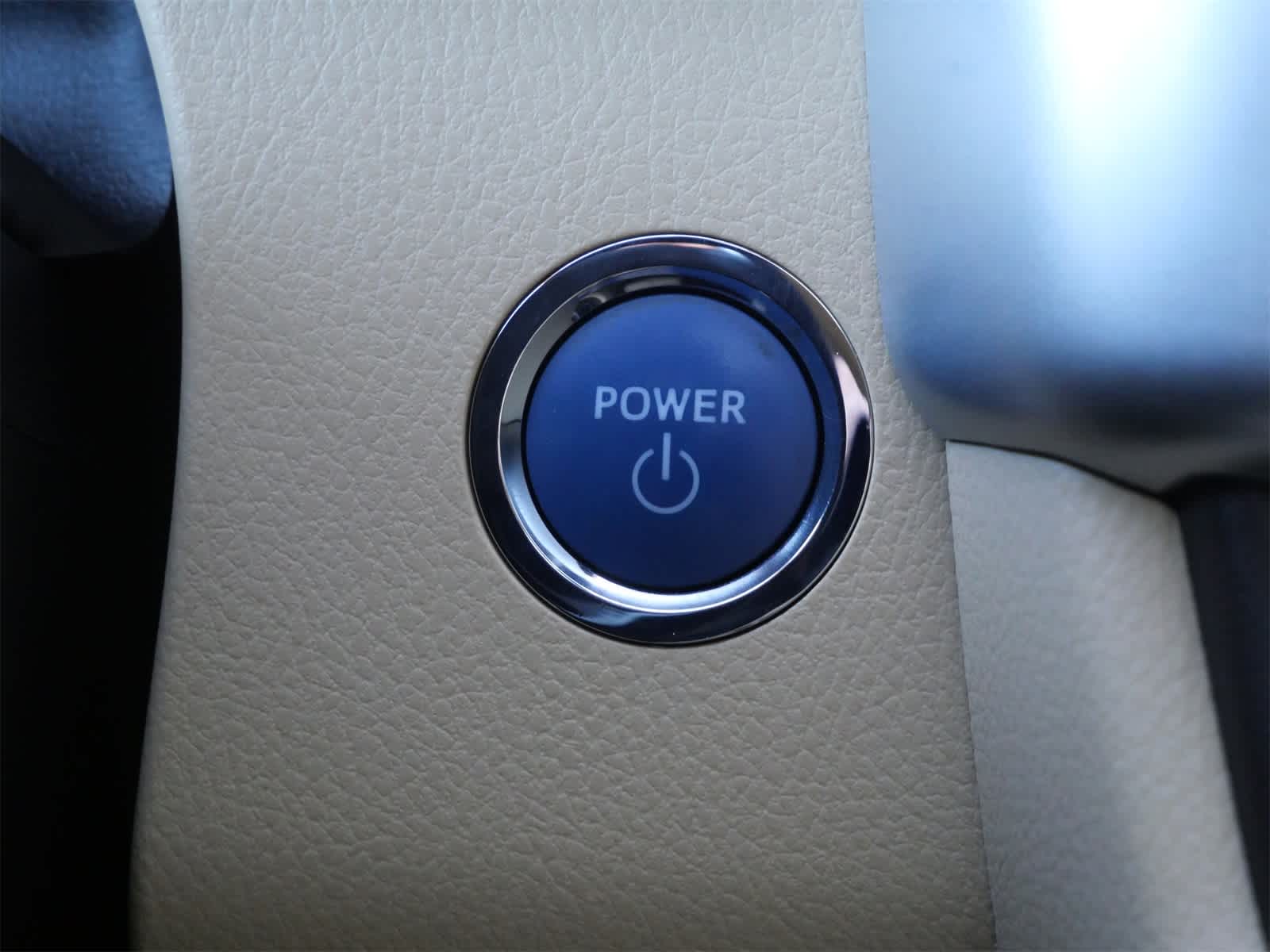 Thumbnail: 2017 Toyota Highlander - 24