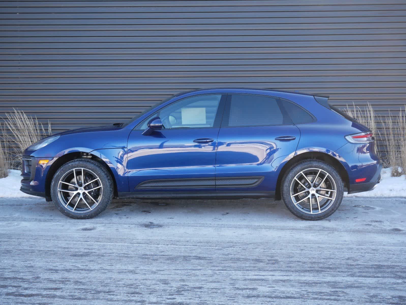 Thumbnail: 2025 Porsche Macan - 2