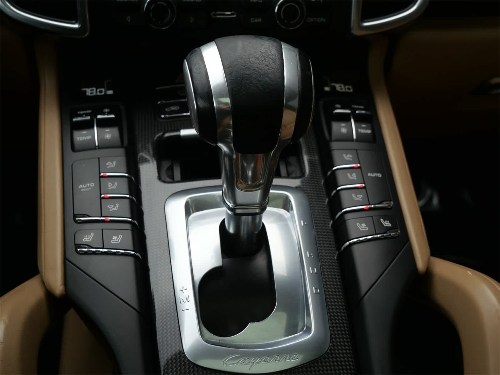 Thumbnail: 2014 Porsche Cayenne - 25