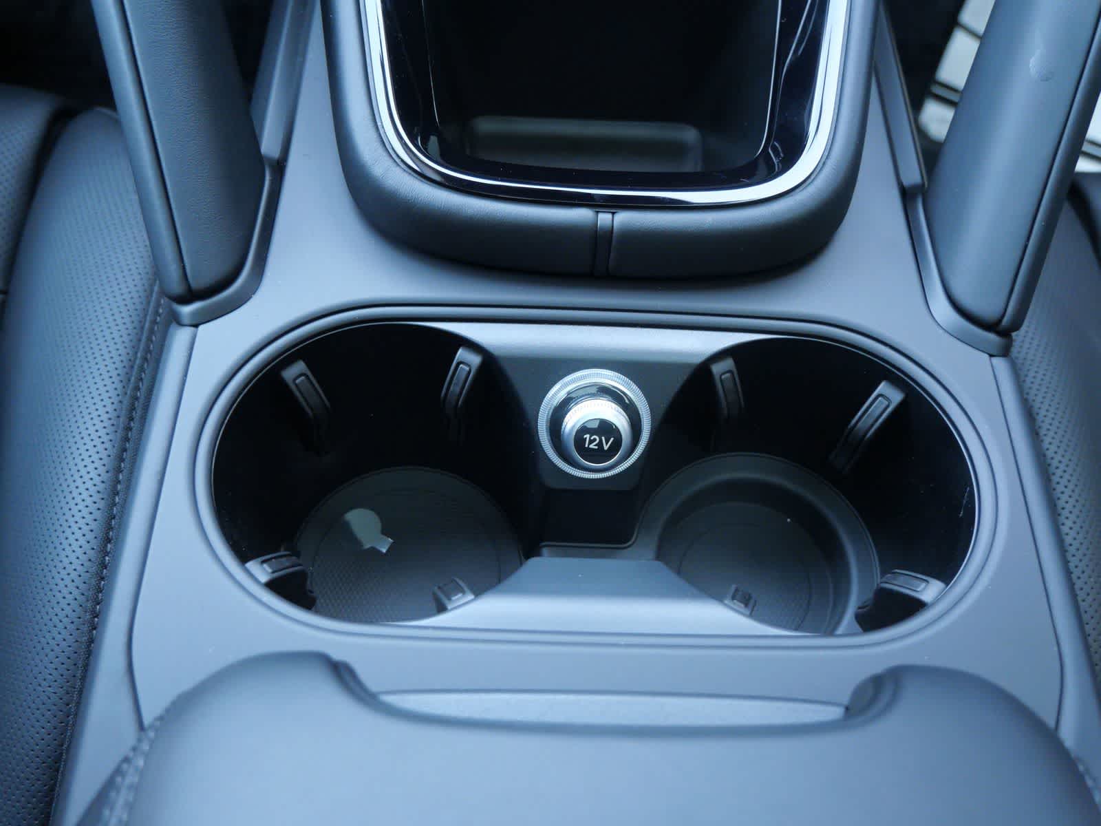 Thumbnail: 2026 Porsche Cayenne - 16