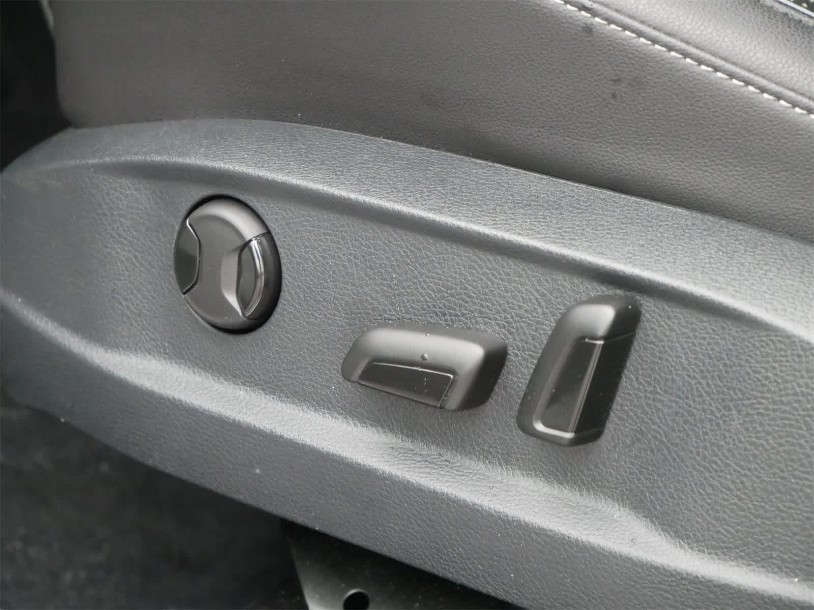 Thumbnail: 2019 Volkswagen Golf - 10