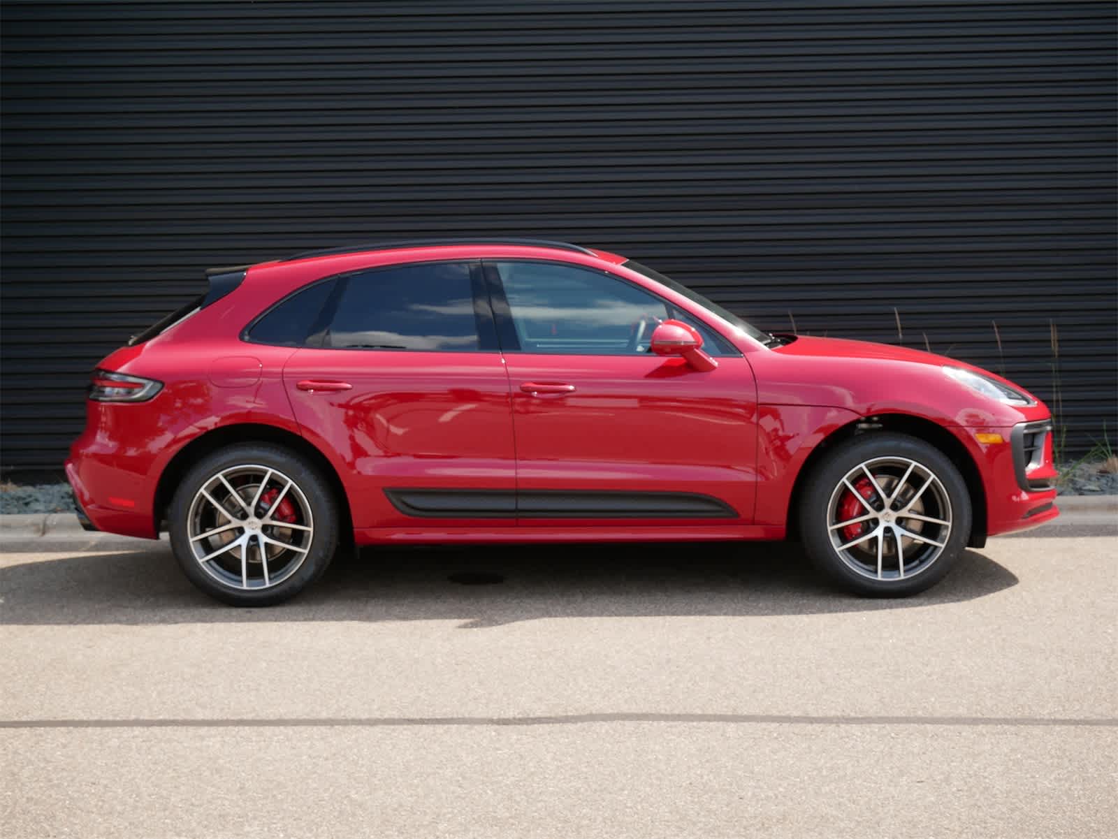 Thumbnail: 2025 Porsche Macan - 26