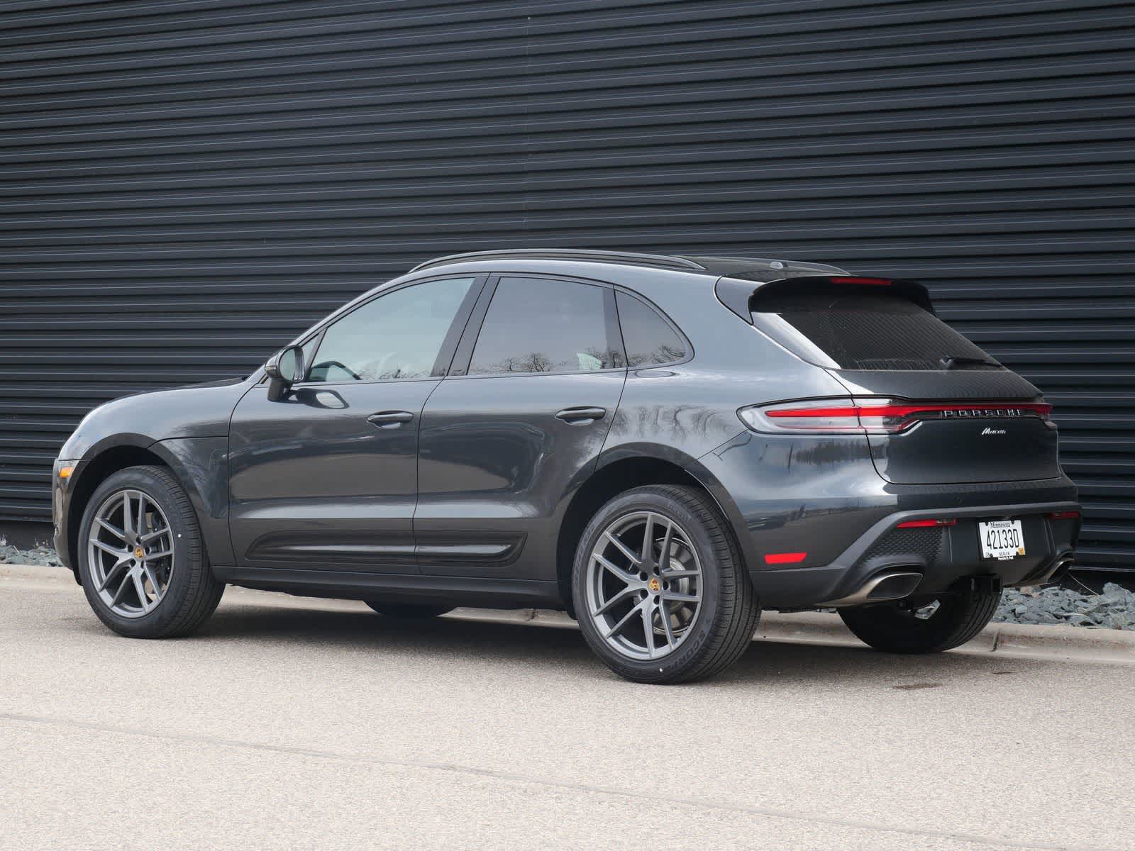 Thumbnail: 2026 Porsche Macan - 3
