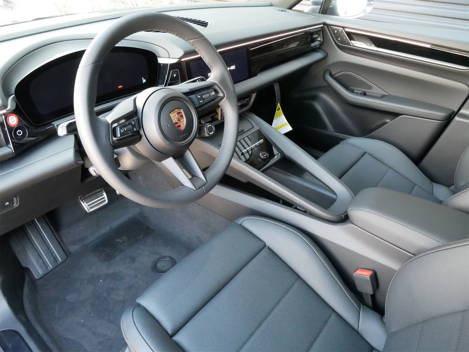 Thumbnail: 2025 Porsche Macan - 4