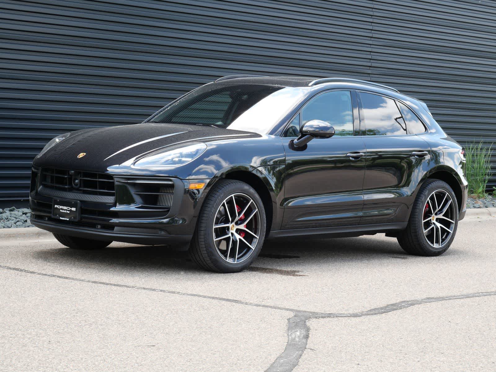 Thumbnail: 2025 Porsche Macan - 1