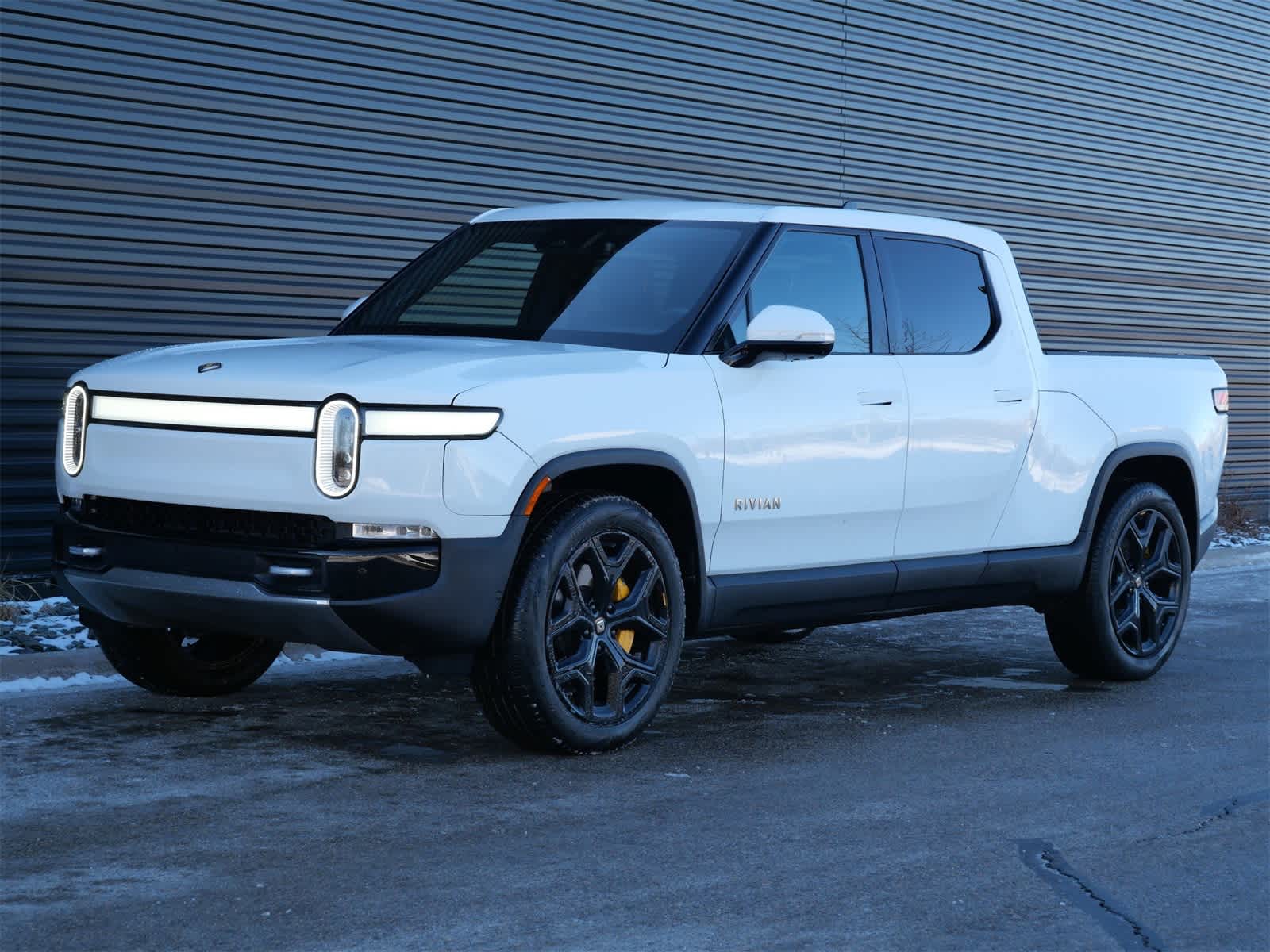 Thumbnail: 2022 Rivian R1T - 1