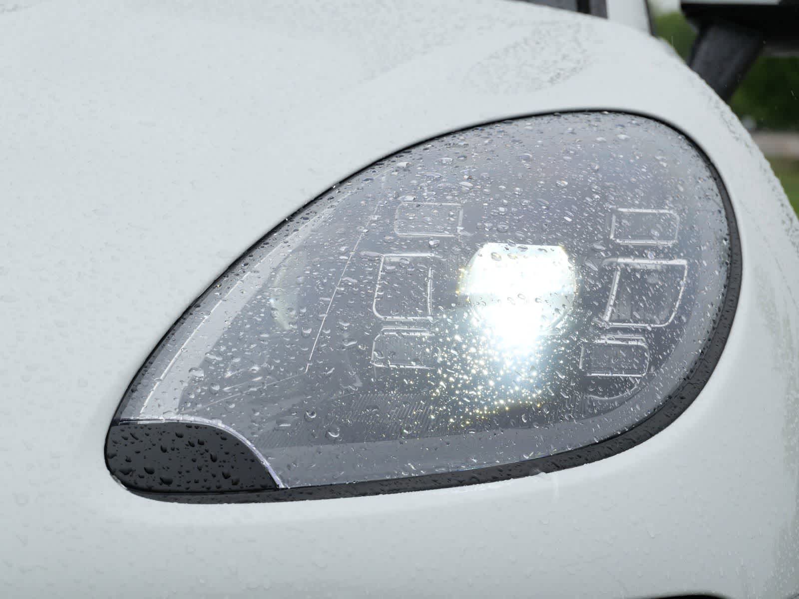 Thumbnail: 2015 Porsche Macan - 6