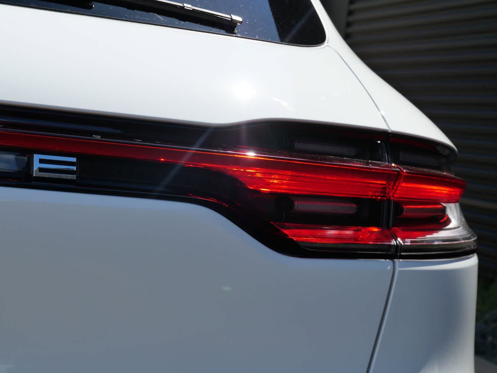 Thumbnail: 2026 Porsche Macan - 8