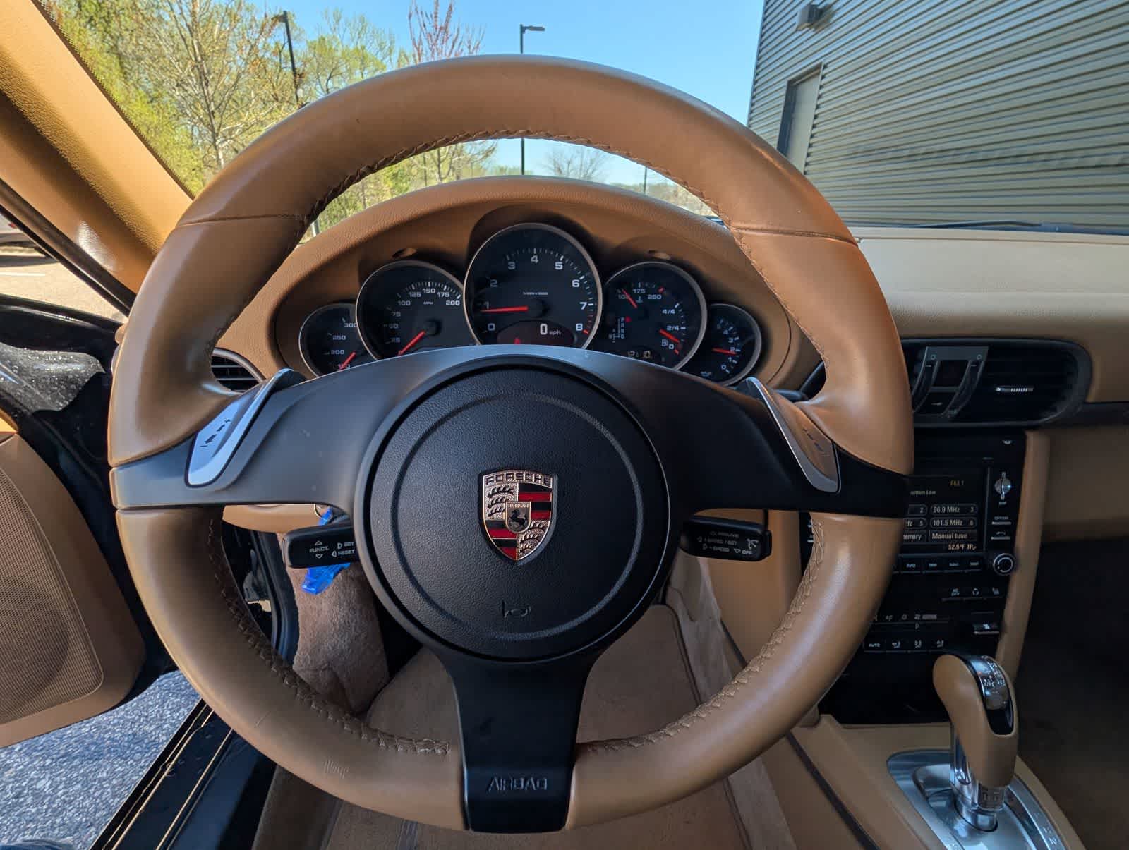 Thumbnail: 2011 Porsche 911 - 10