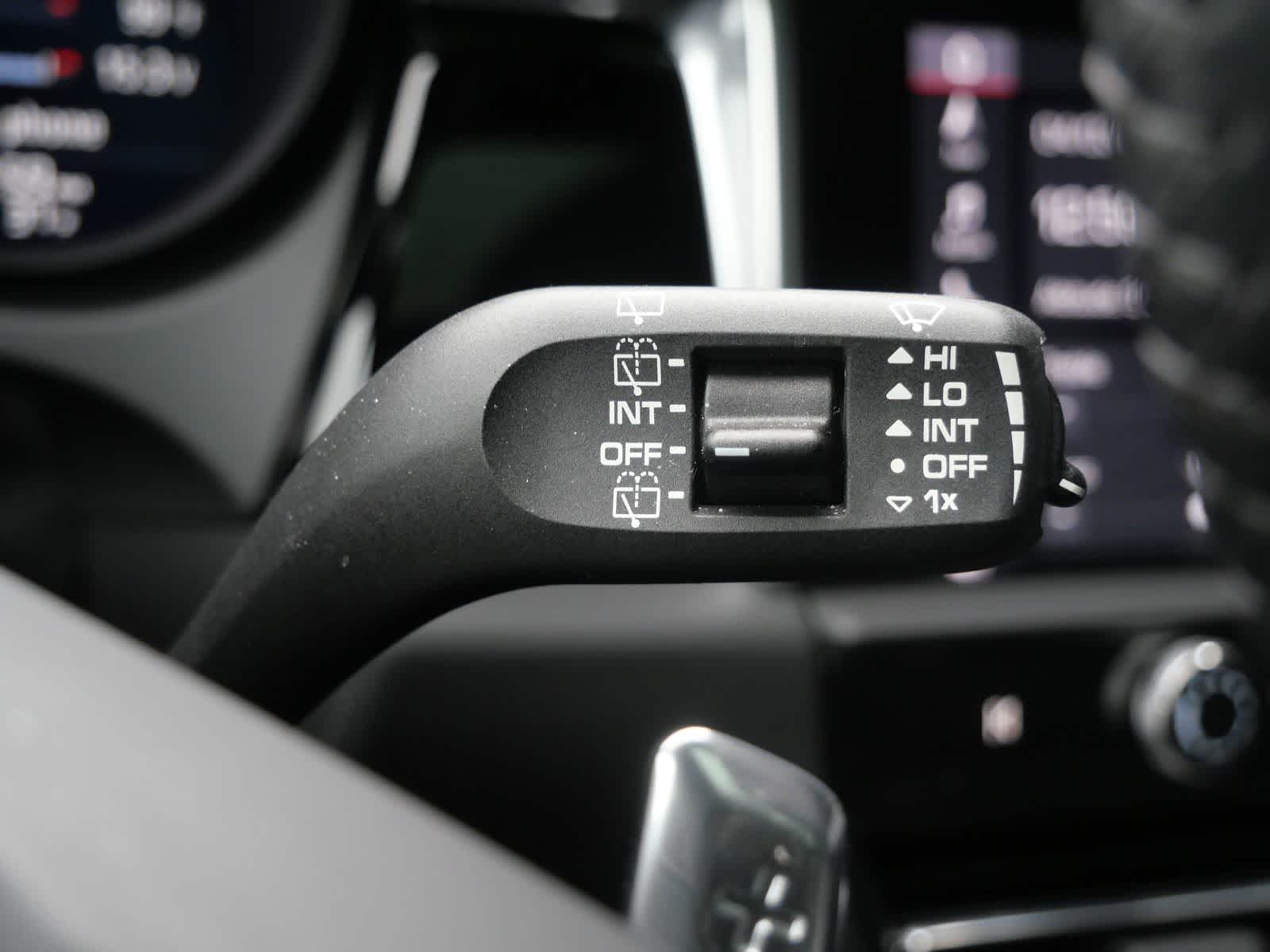 Thumbnail: 2023 Porsche Macan - 27