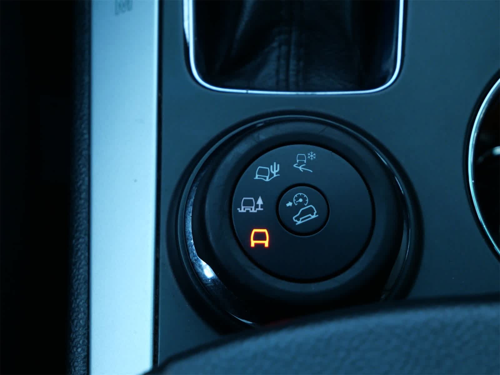 Thumbnail: 2015 Ford Explorer - 18