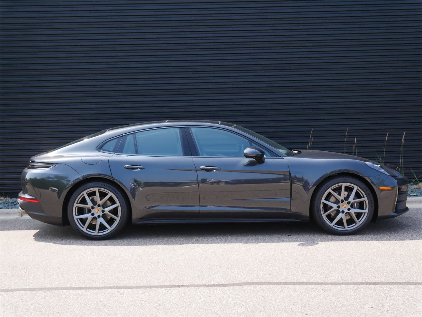 Thumbnail: 2025 Porsche Panamera - 23