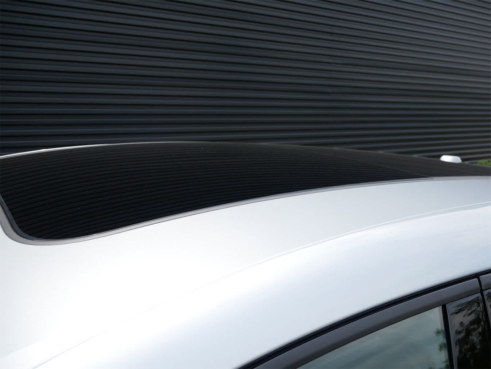 Thumbnail: 2025 Porsche Macan - 24