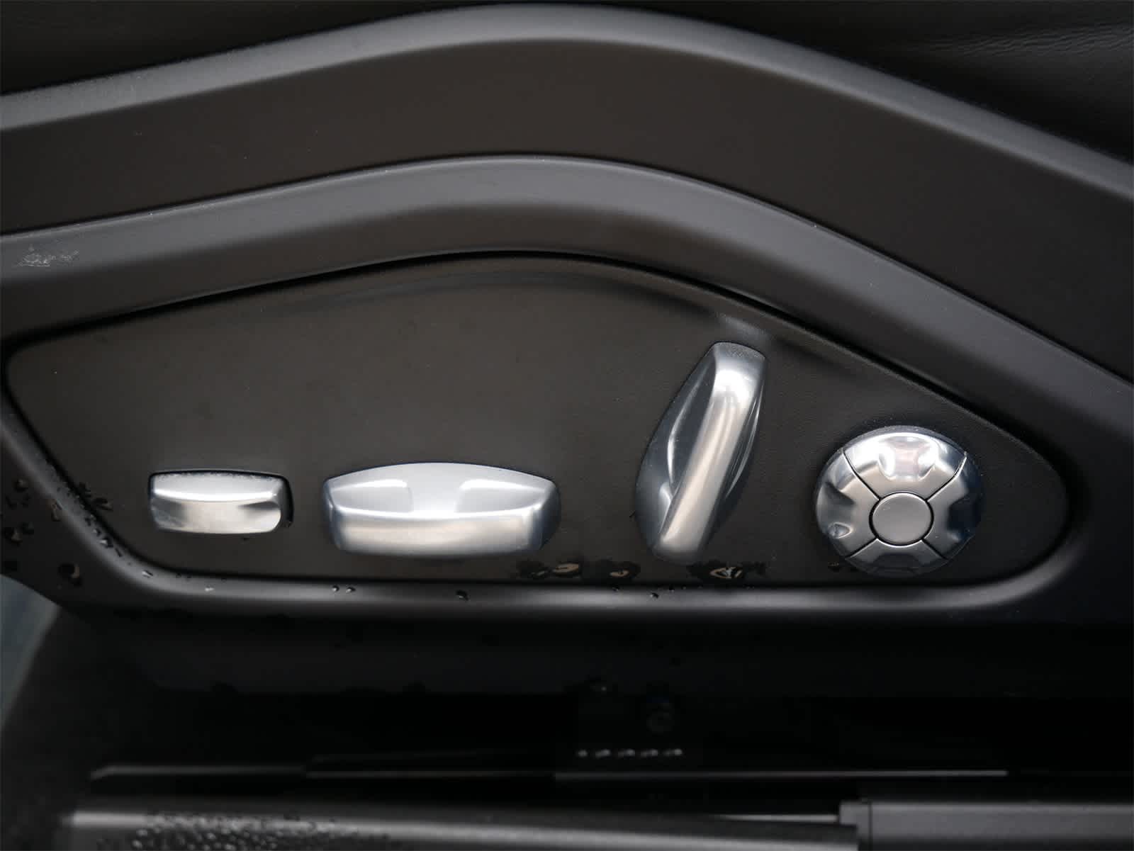 Thumbnail: 2021 Porsche Panamera - 13