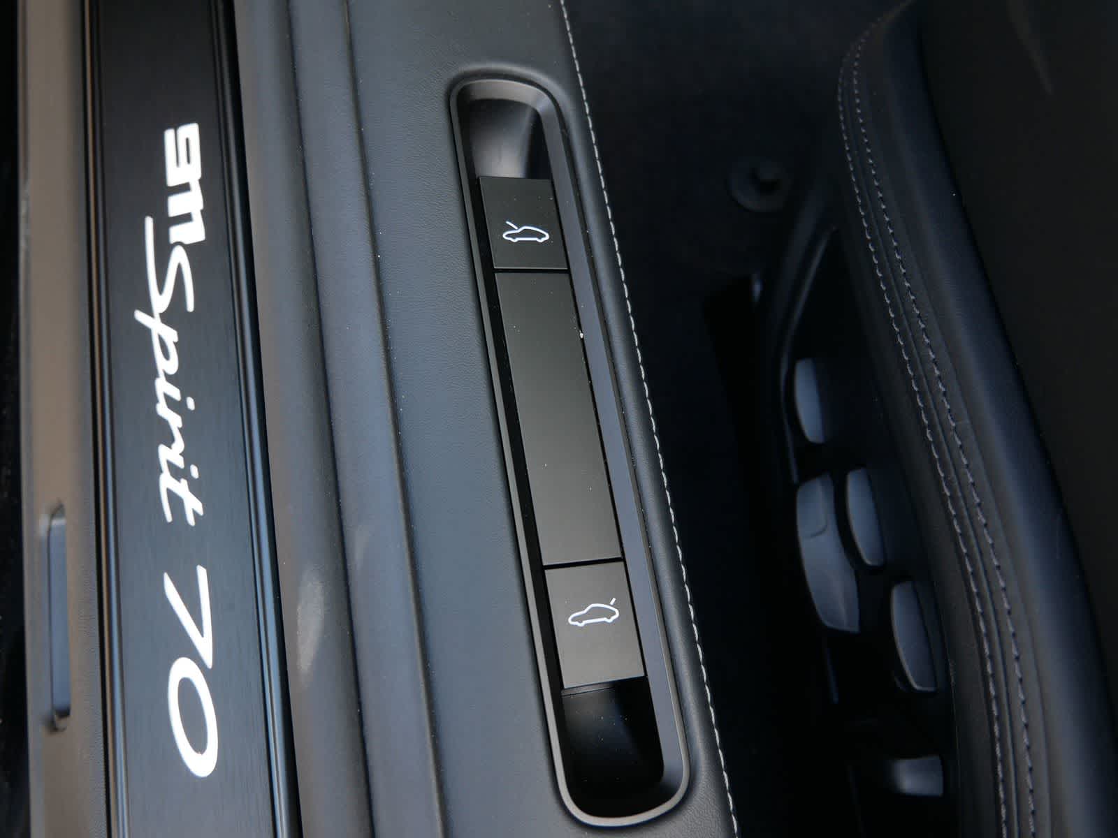 Thumbnail: 2026 Porsche 911 - 18
