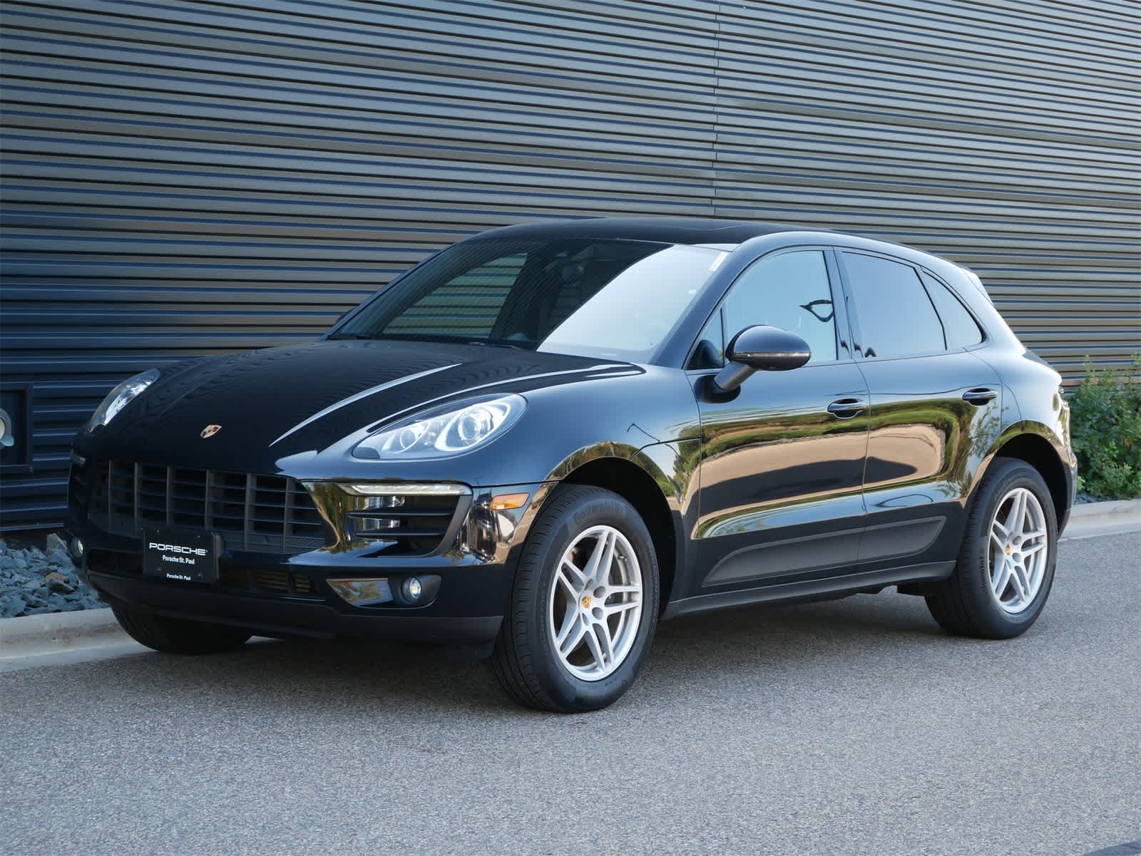Thumbnail: 2017 Porsche Macan - 1