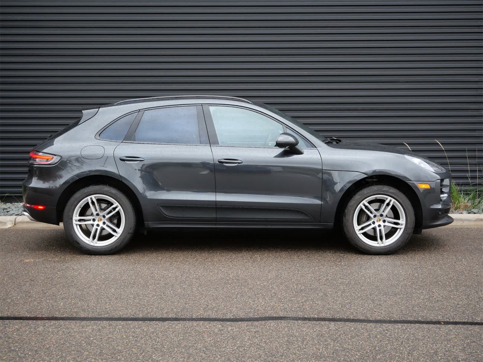 Thumbnail: 2020 Porsche Macan - 14