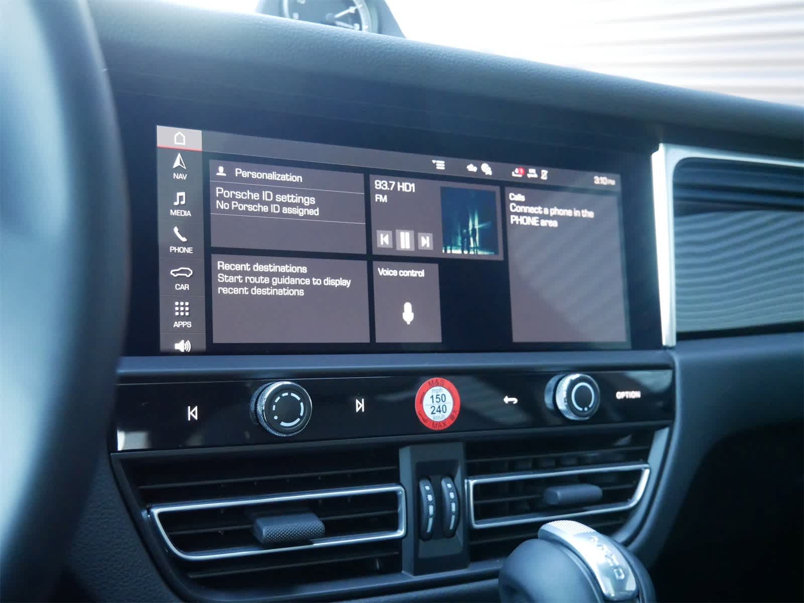 Thumbnail: 2025 Porsche Macan - 23