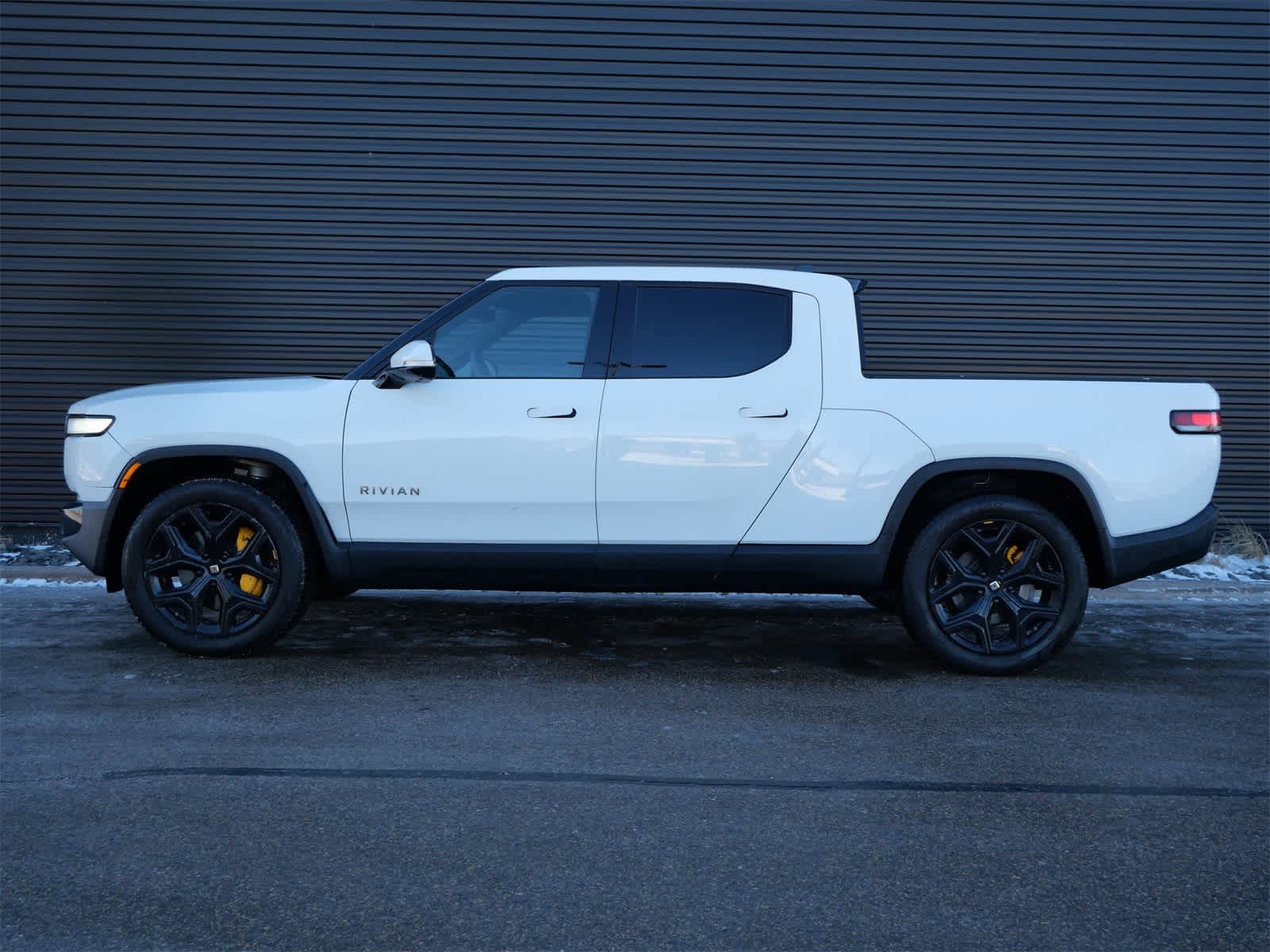 Thumbnail: 2022 Rivian R1T - 2