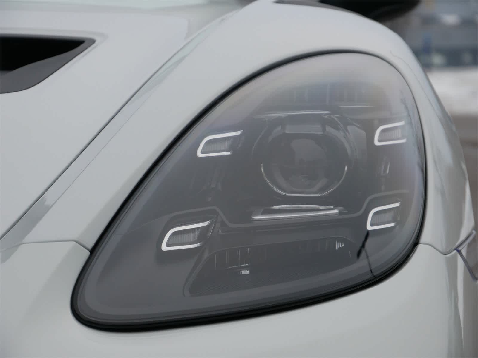 Thumbnail: 2025 Porsche  - 6