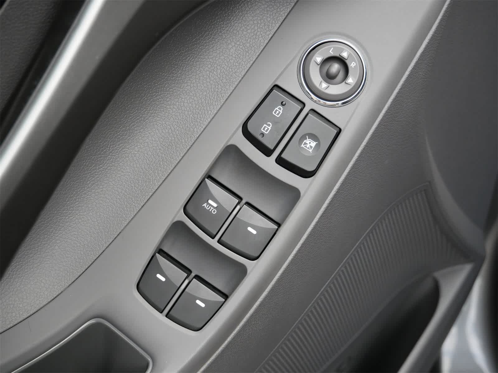 Thumbnail: 2013 Hyundai Elantra - 10