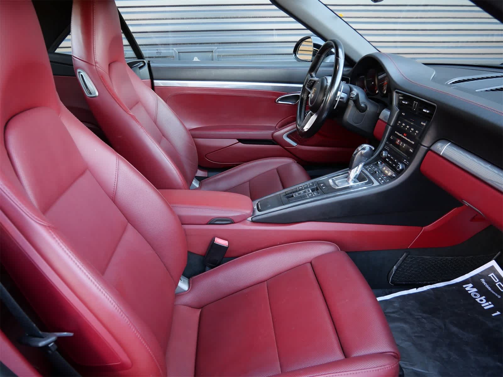 Thumbnail: 2017 Porsche 911 - 26