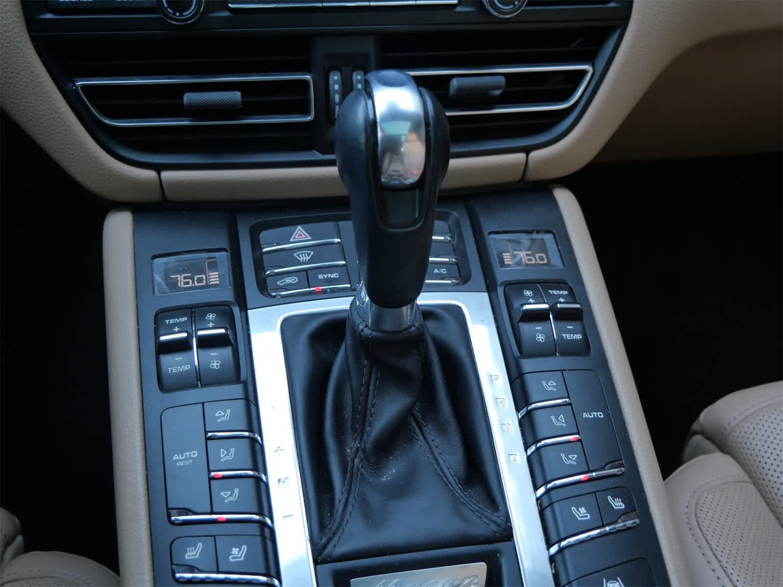 Thumbnail: 2020 Porsche Macan - 18