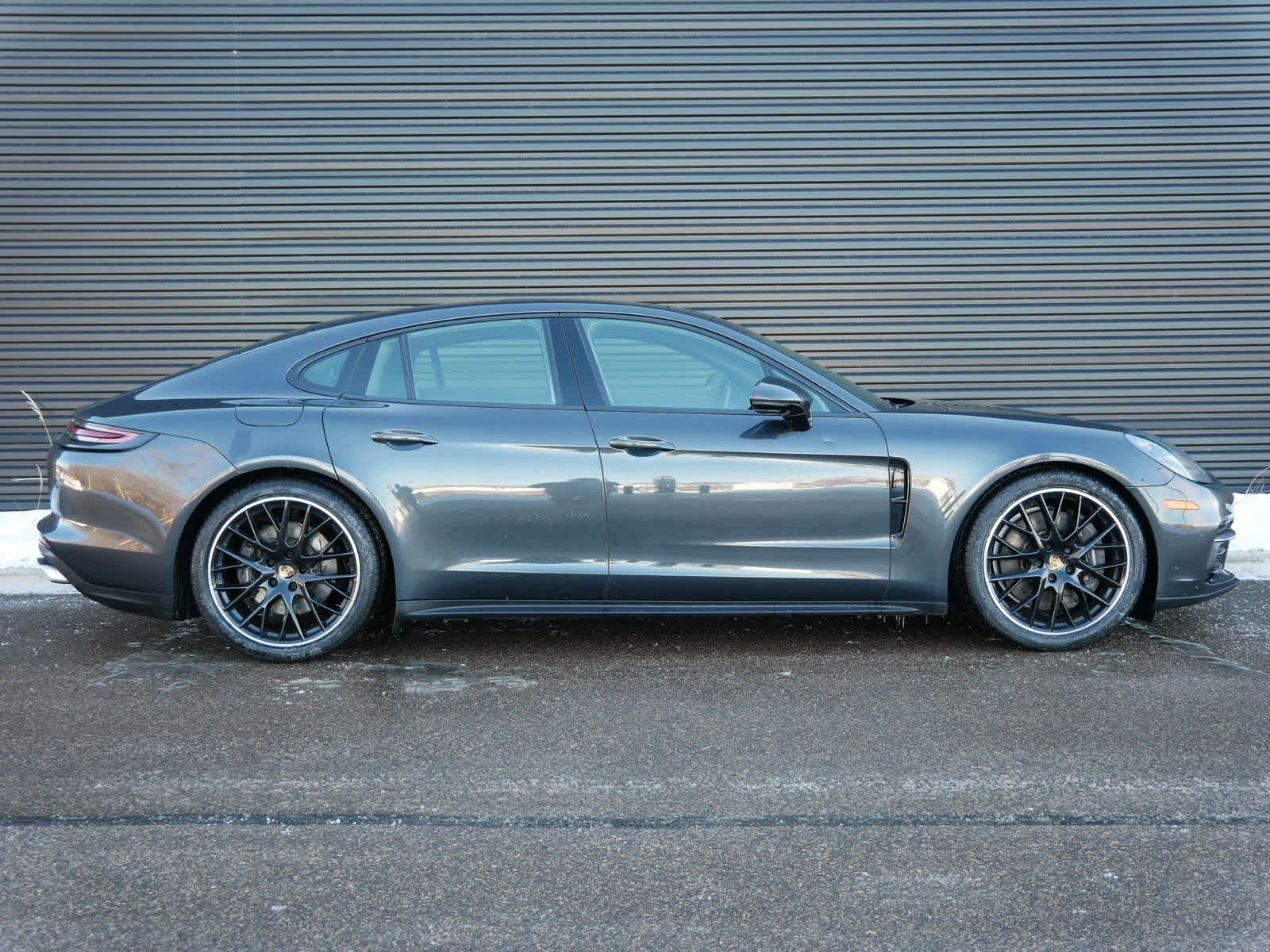 Thumbnail: 2020 Porsche Panamera - 24