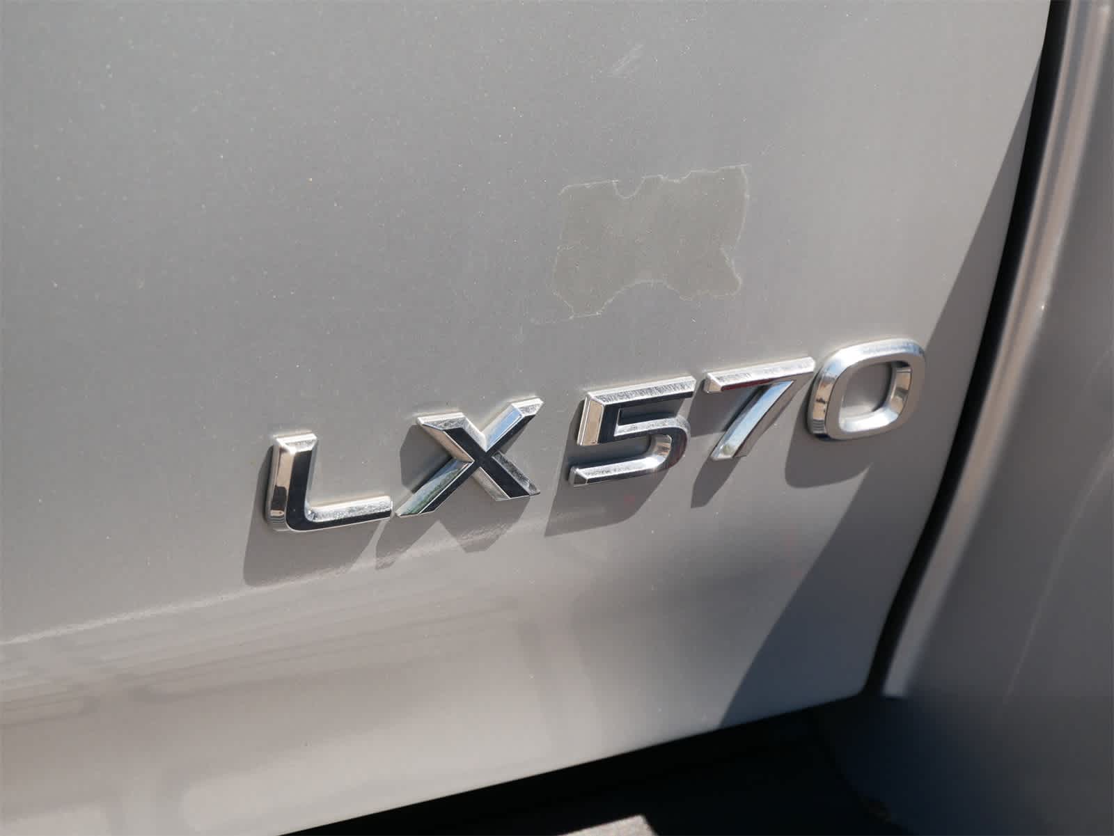 2011 Lexus LX 570 24