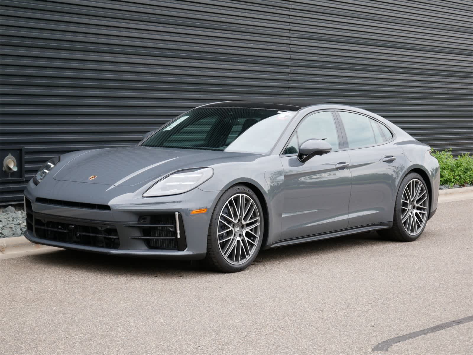 Thumbnail: 2025 Porsche Panamera - 1